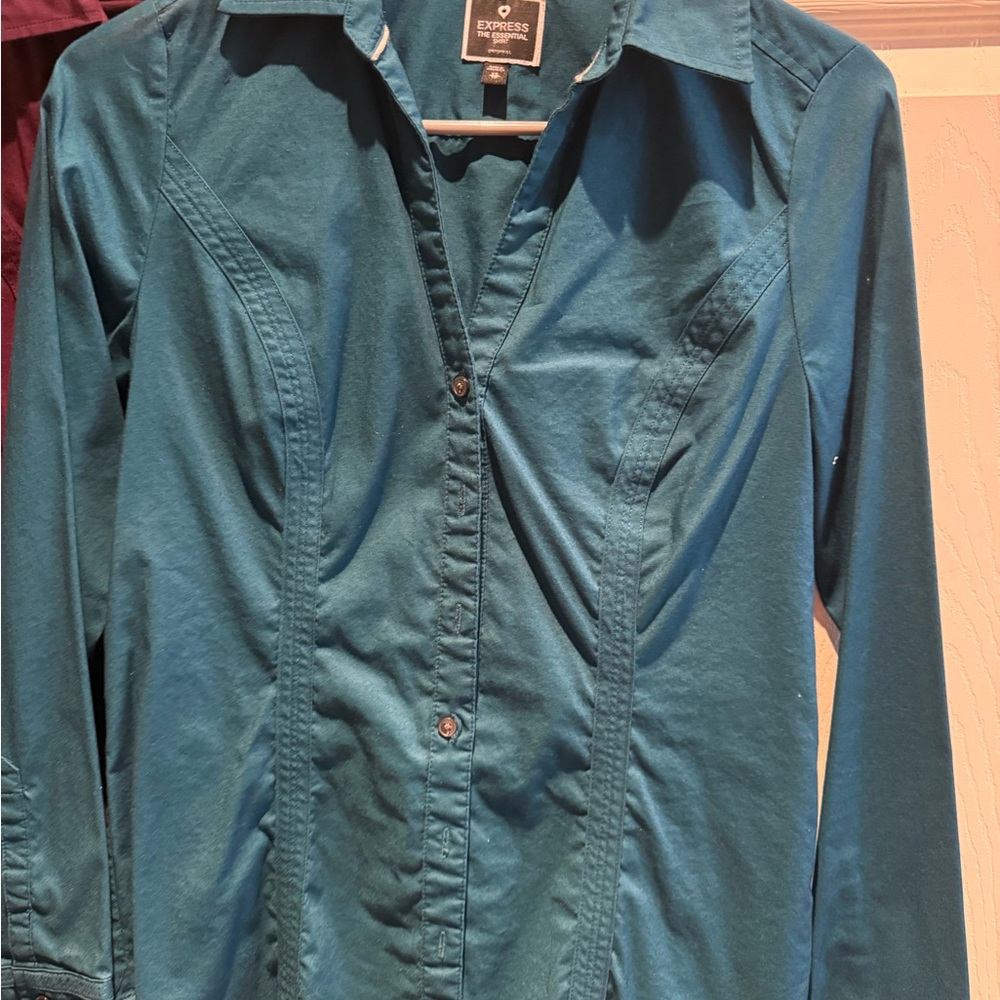 Bundle Express “The Essential” Women's Button-Down - image 4